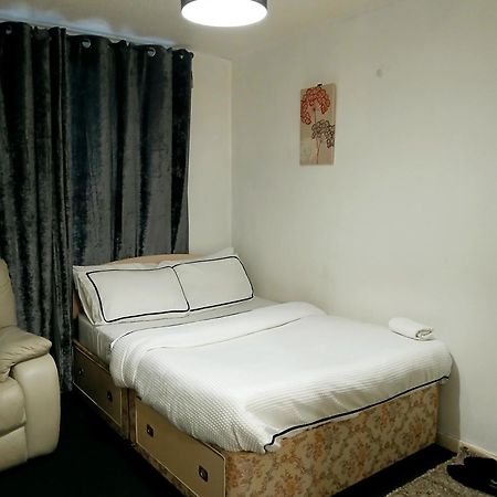 Cozy Private Room Глазго Экстерьер фото